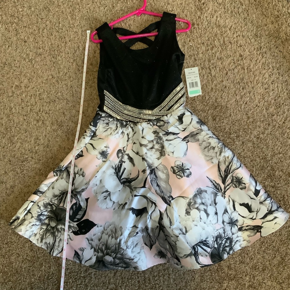Girl’s dress